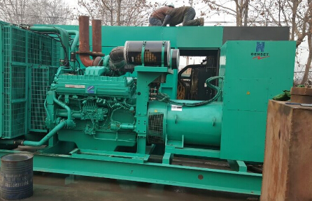 江干发电机组如何判断水冷式机油散热器内部是否需要清洗？